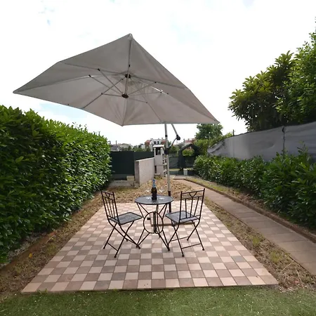 Casa Leali - Con Giardino Privato E Barbecue Apartamento